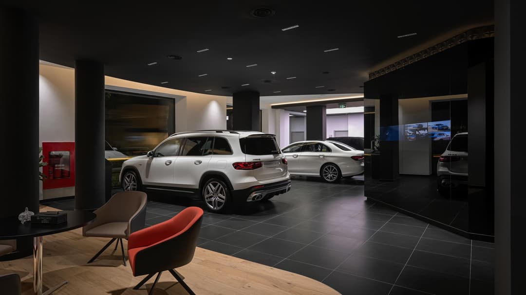 Mercedes showroom 22.jpg