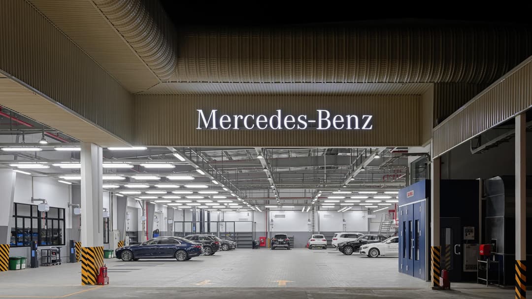 Mercedes showroom 26.jpg